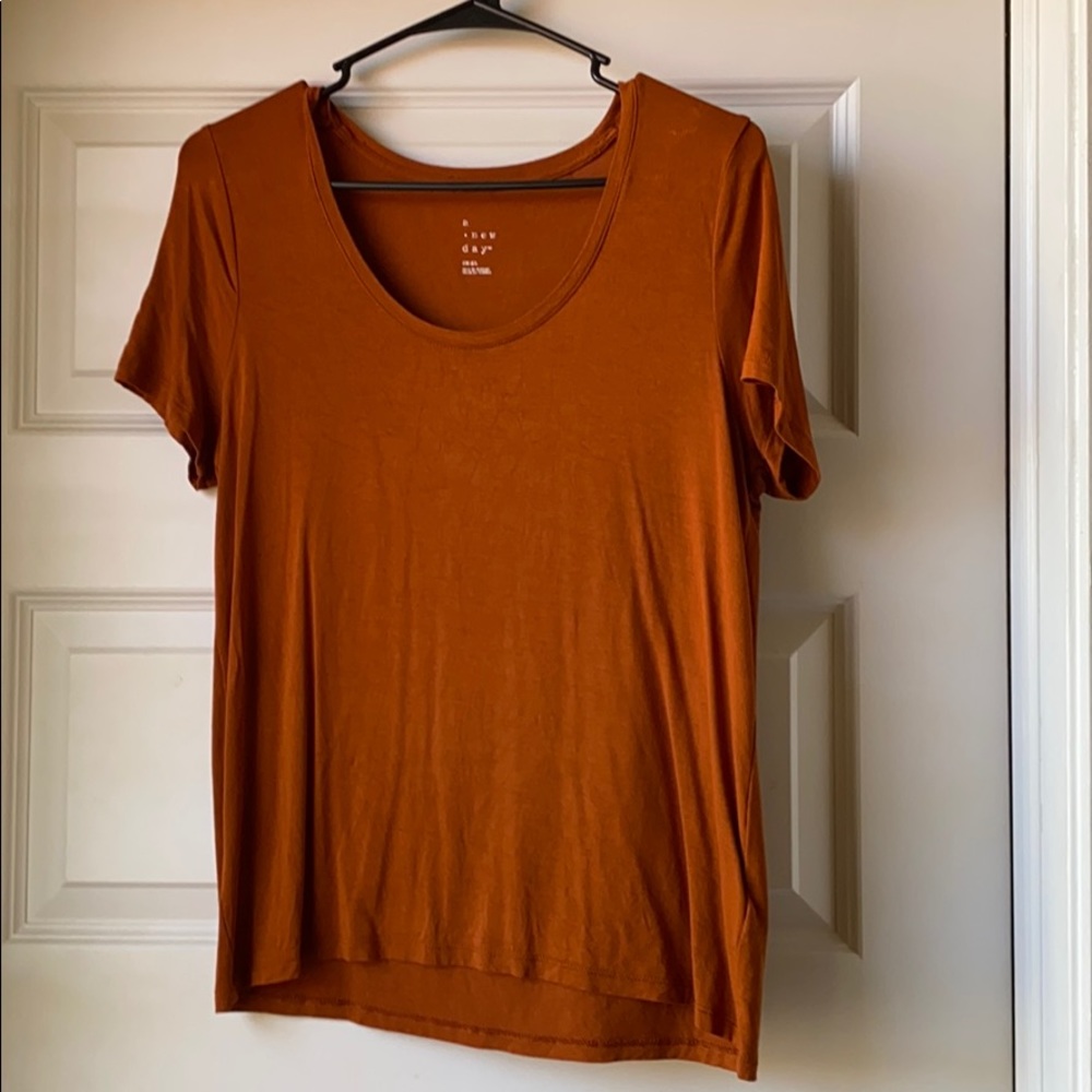 Burnt orange soft short sleeve tee